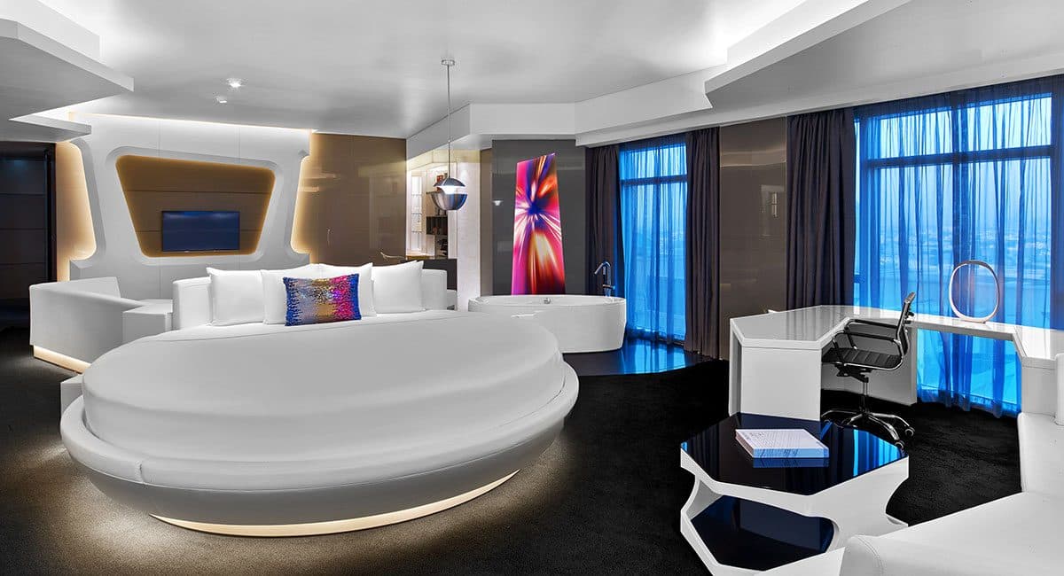 V Hotel Dubai, Curio Collection by Hilton — photo 4